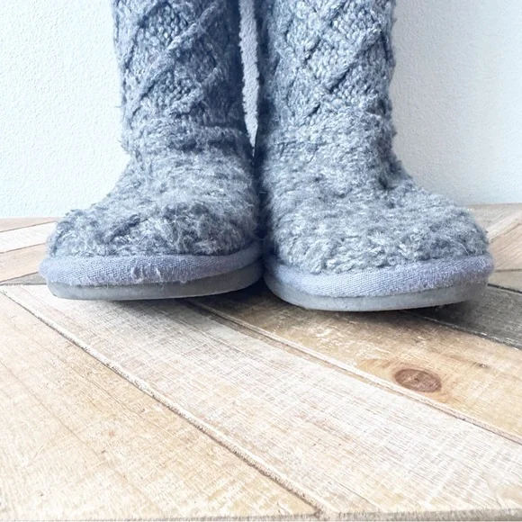 Ugg Lattice Knit Gray Quilted Women's Boots - Picture 7 of 15
